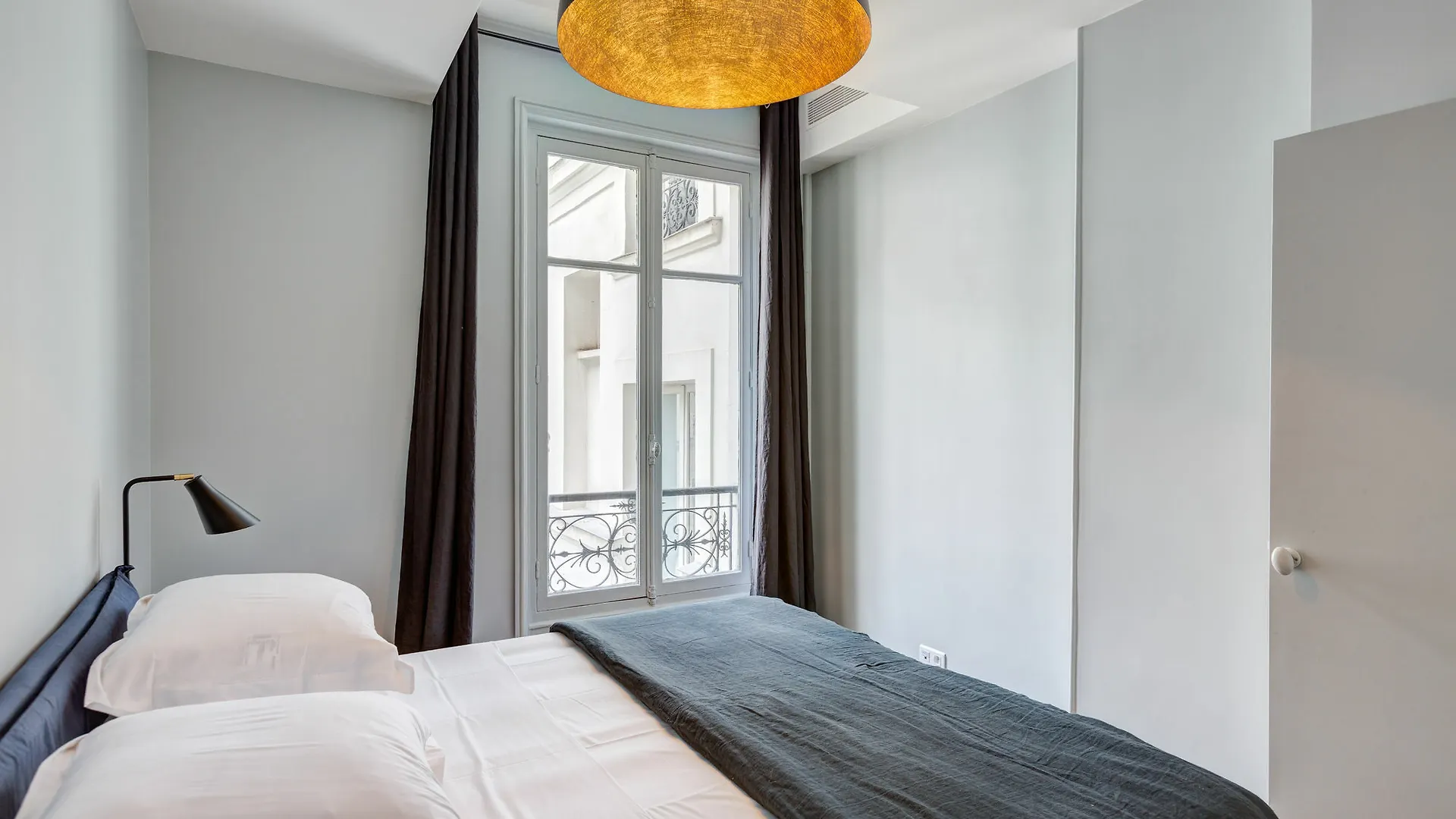 Apartment Drouot Luxe Paris